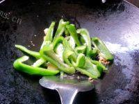 口味十足的青椒炒腰花做法图解7)