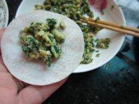 简单健康的韭菜鸡蛋饺子做法图解2)