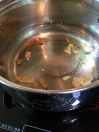 家常菜苦瓜瘦肉汤做法图解3)