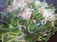 易做的韭菜炒豆芽做法图解8)