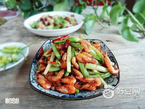 芹菜炒河虾