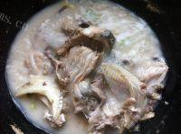 美味的鱼头汤做法图解4)