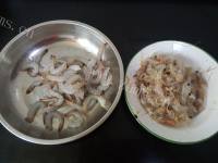 美味的鸭蛋炒虾仁做法图解2)