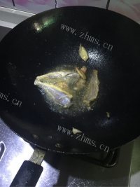 红烧小黄鱼做法图解2)