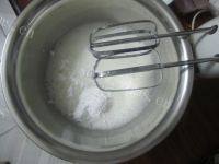 口感极佳的橙汁戚风蛋糕做法图解8)
