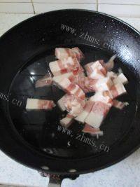 家常大蒜子烧肉做法图解5)