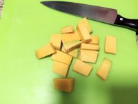 色香味浓的南瓜小米粥做法图解1)