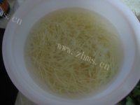 喷香的炝拌土豆丝做法图解1)
