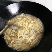 独特的炒土豆丝的做法图解四
