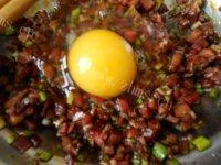 酥香炸肉丸做法图解5)