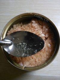 自己做的金枪鱼三明治做法图解3)