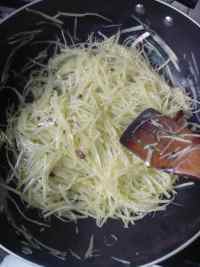 家常菜炝炒土豆丝