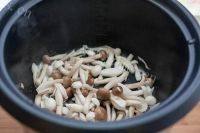 家常番茄蘑菇汤做法图解2)