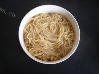 香菇卤肉面做法图解5)