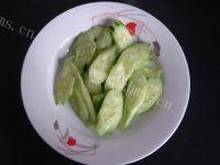 家常菜黄瓜拌皮蛋做法图解1)