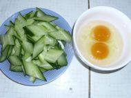 「健康美食」黄瓜炒鸡蛋的做法图解二