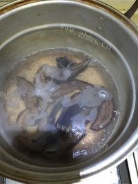 玉盘珍馐的葱爆海参做法图解5)