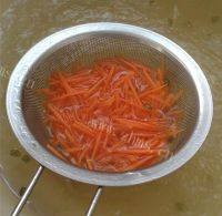 炸酱拌胡萝卜豆芽菜做法图解3)