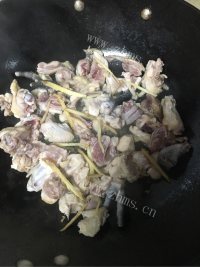 辣椒炒鸡肉做法图解5)