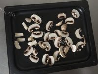 自制鲜虾披萨做法图解6)