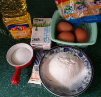 美味肉松黄金蛋糕卷做法图解1)