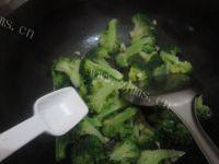 简单的蒜蓉西兰花做法图解7)