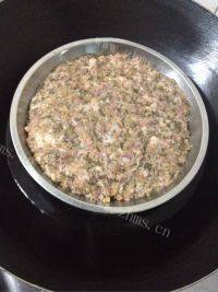 自己做的梅菜肉饼做法图解5)
