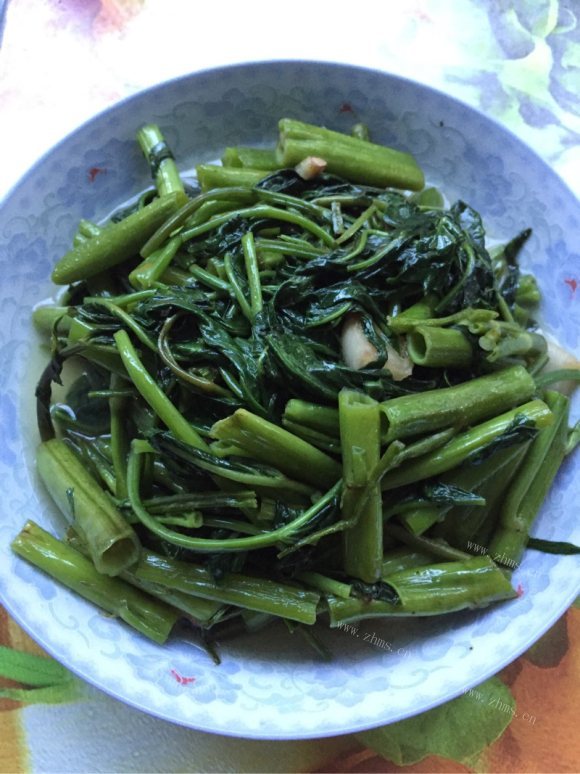 色香味浓的清炒空心菜