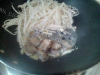 葱香金针菇炒带鱼的做法图解六