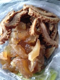 美味的爆炒卤牛杂做法图解1)
