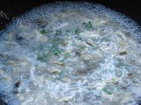 十分鲜美的海蛎豆腐汤做法图解7)