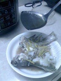 美美厨房之清蒸鲈鱼做法图解6)