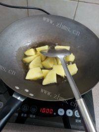 家常菜土豆排骨做法图解3)