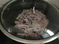美味的泡椒鸡爪做法图解3)