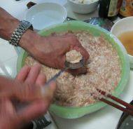 鲜甜炸肉丸子做法图解8)