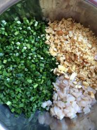 美味的韭菜鸡蛋馅水饺做法图解6)