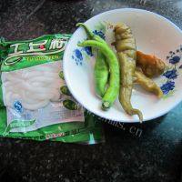 下饭的酸辣土豆粉做法图解1)