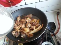 珍馐美味的鸡肉炖土豆做法图解6)