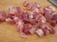 美味酸辣猪肉粉丝汤做法图解1)