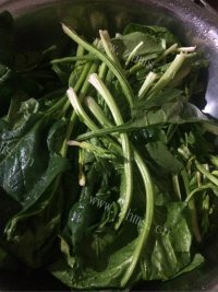 家常菜鸡蛋炒菠菜做法图解1)