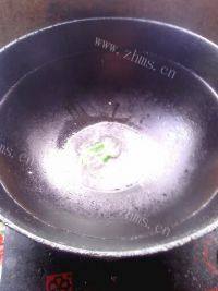 家常菜豆腐炒韭菜做法图解5)