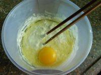 很有食欲的火腿鸡蛋卷做法图解3)