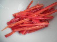 诱人的杏鲍菇炒芹菜做法图解4)