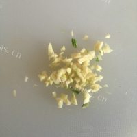 家常菜木耳炒西兰花做法图解8)