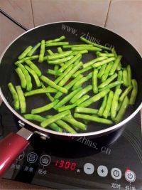 家常菜四季豆炒肉丝做法图解3)