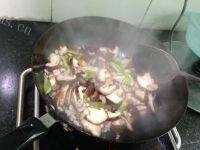 家常菜香菇炒肉片做法图解7)