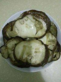 家常菜蒜泥茄子做法图解2)