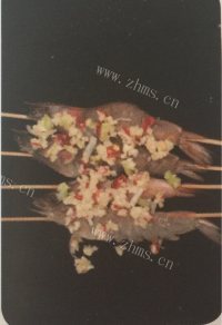 美味的蒜蓉烤虾做法图解7)