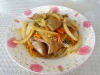 绿色食物洋葱炒猪肝