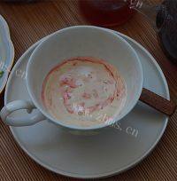 美味的草莓奶茶做法图解4)